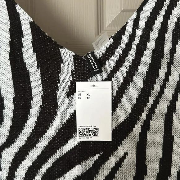 H&M | Zebra Print Knit Dress - Picture 9 of 10